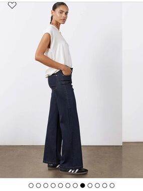 RUTI Mid Raise Wide Leg Palazzo Jeans. Standard Fit in Ocean Dark Wash size 4